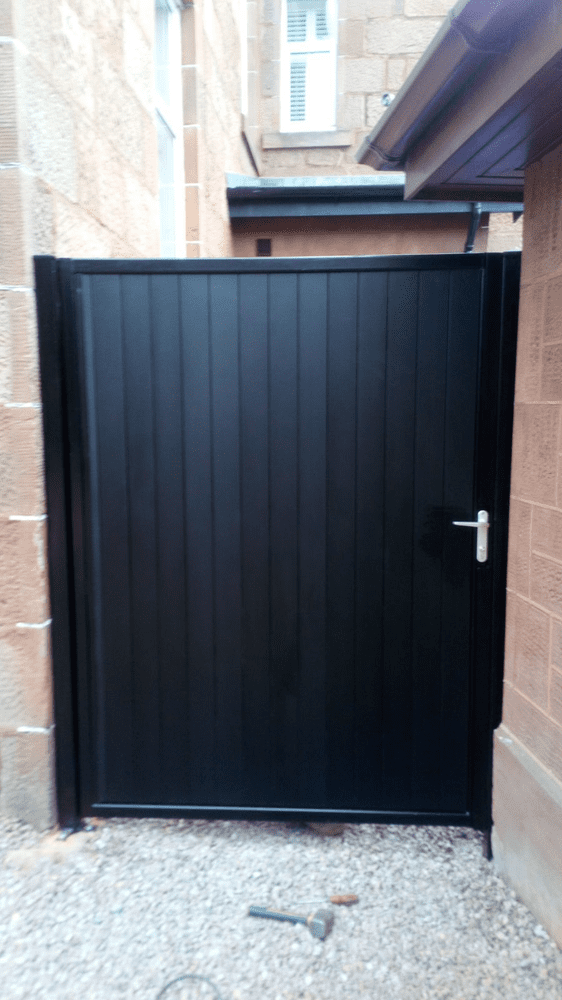 Aluminium side gate